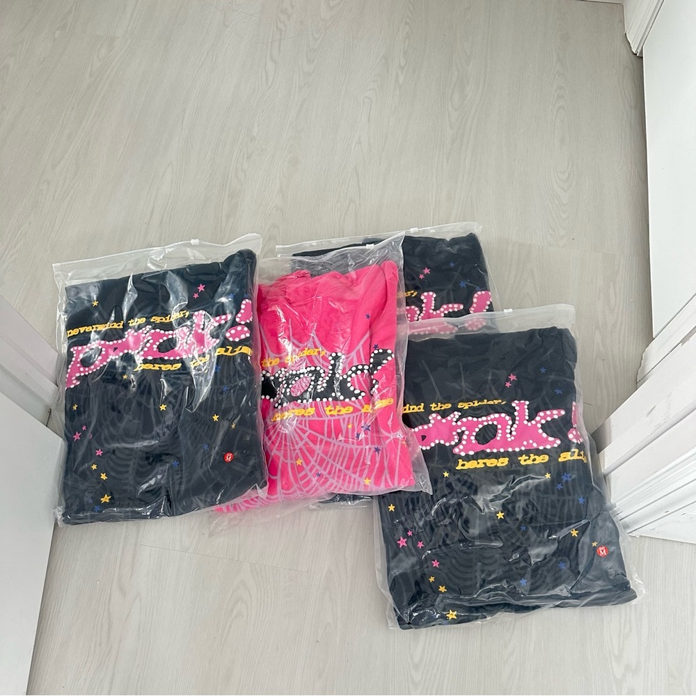 Sp5der hoodies for sale if you live in Miami u can pu I can sell it for 150 each